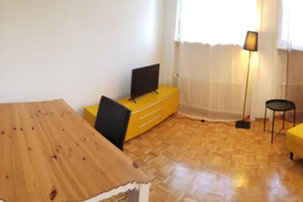 Hsh Barre 6 - City Apartment Next Cathedral โลซาน ภายนอก รูปภาพ